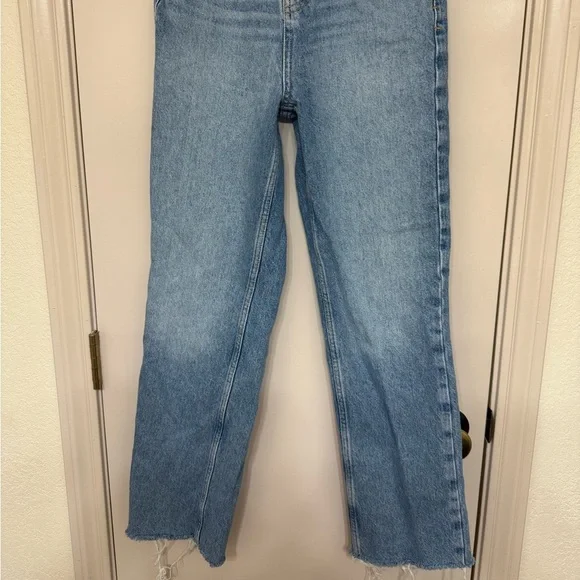 Zara Classic Blue Jeans with Button Detail - Picture 1 of 4